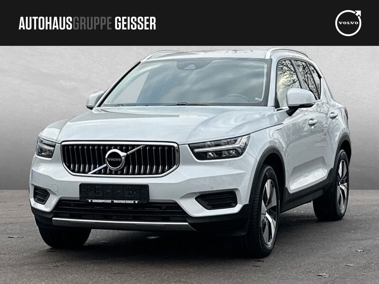 Volvo XC40 T4 Recharge Inscription Expression AHK LED