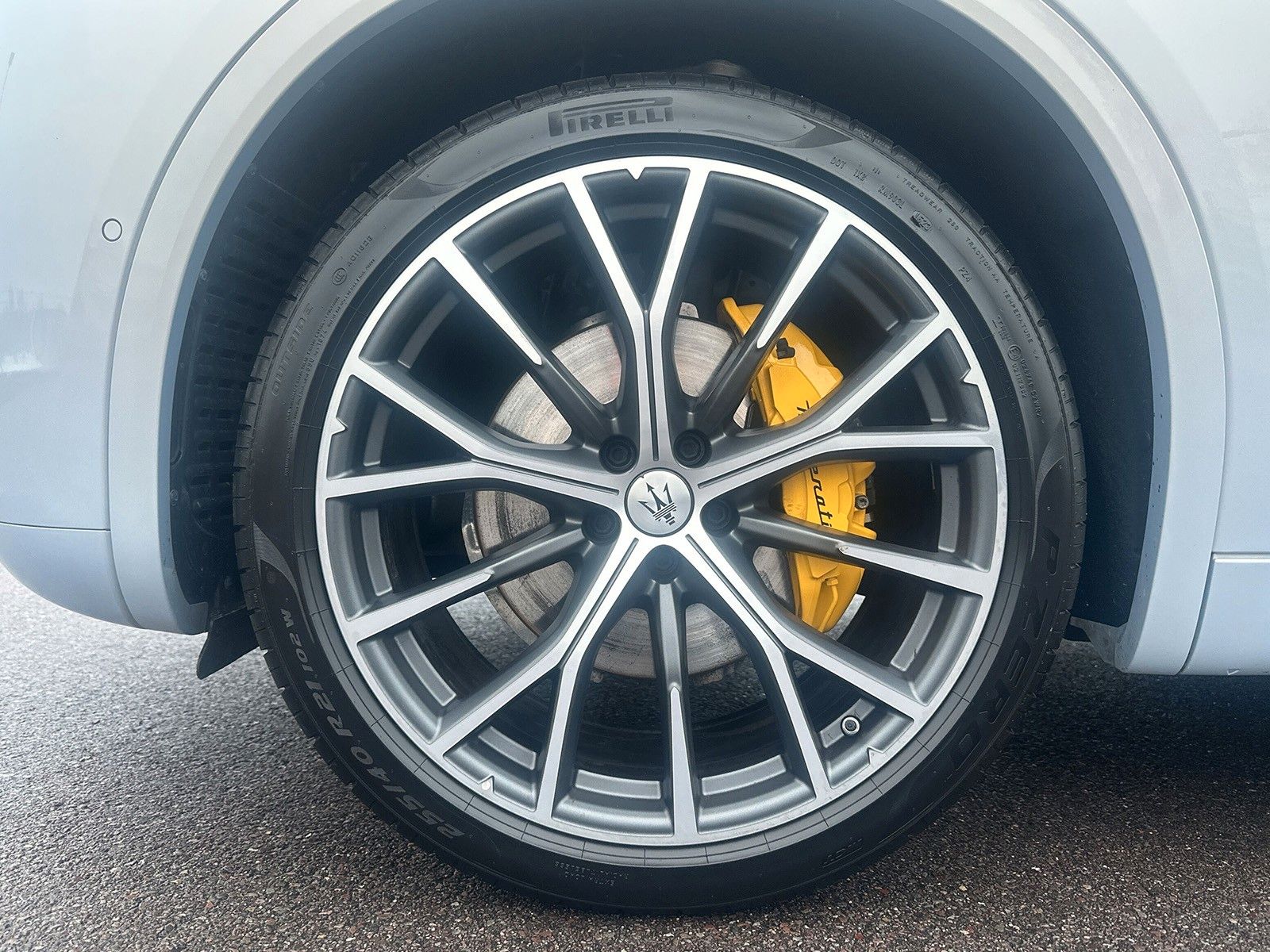 Fahrzeugabbildung Maserati Grecale Modena Hybrid AWD AHK ACC HUD LED