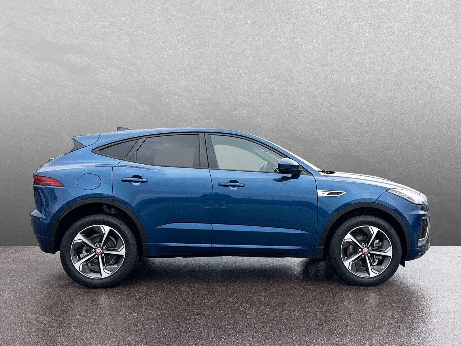 Fahrzeugabbildung Jaguar E-Pace D200 AWD R-DYNAMIC SE ACC LED AHK