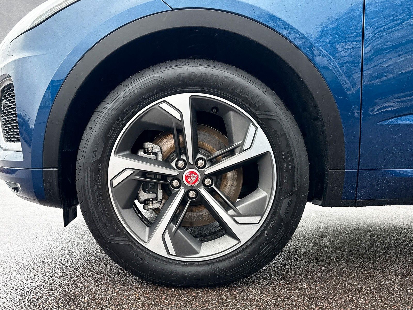 Fahrzeugabbildung Jaguar E-Pace D200 AWD R-DYNAMIC SE ACC LED AHK