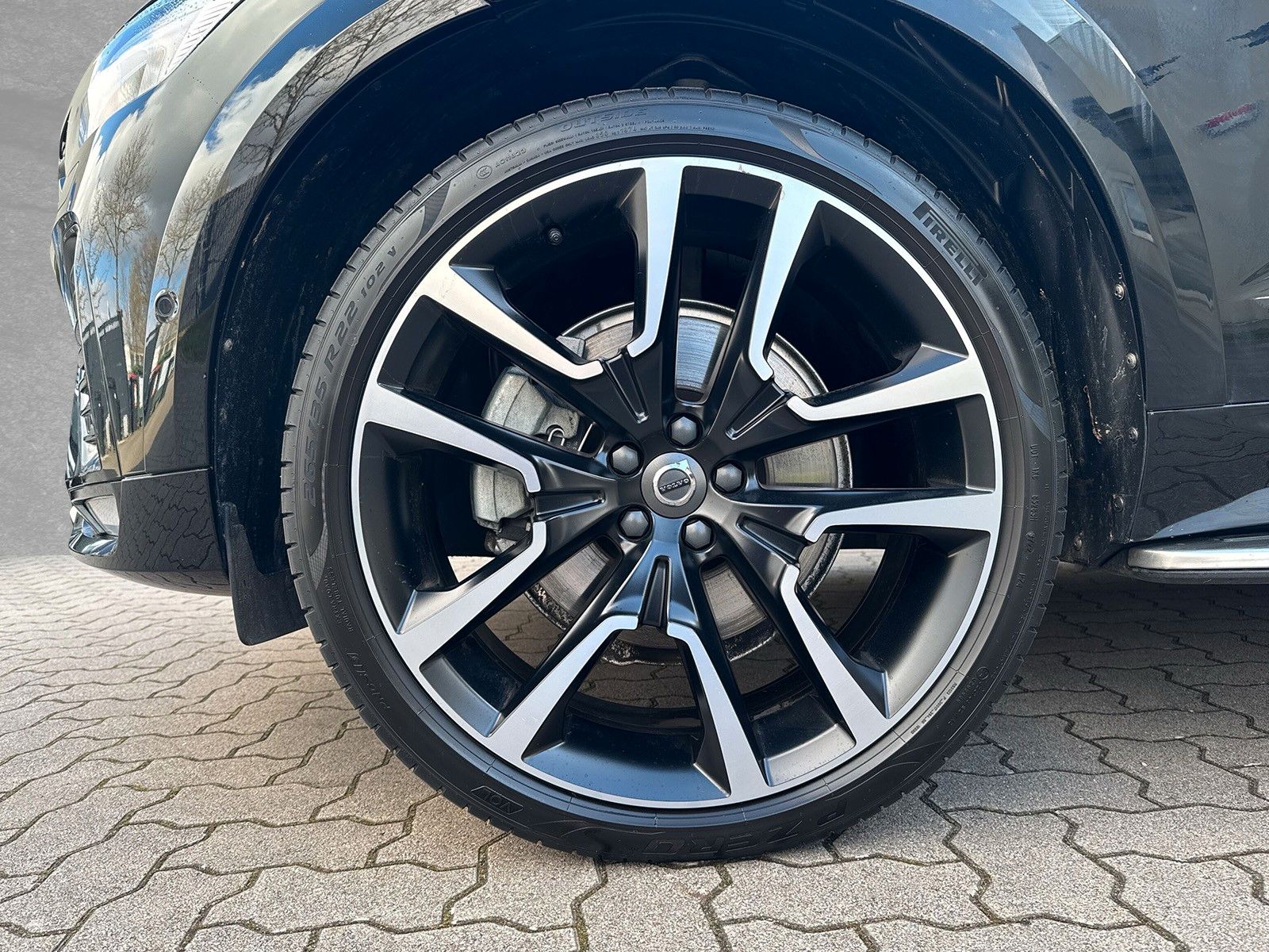 Fahrzeugabbildung Volvo XC60 B5 AWD Ultimate Dark Automatik ACC BLIS SD