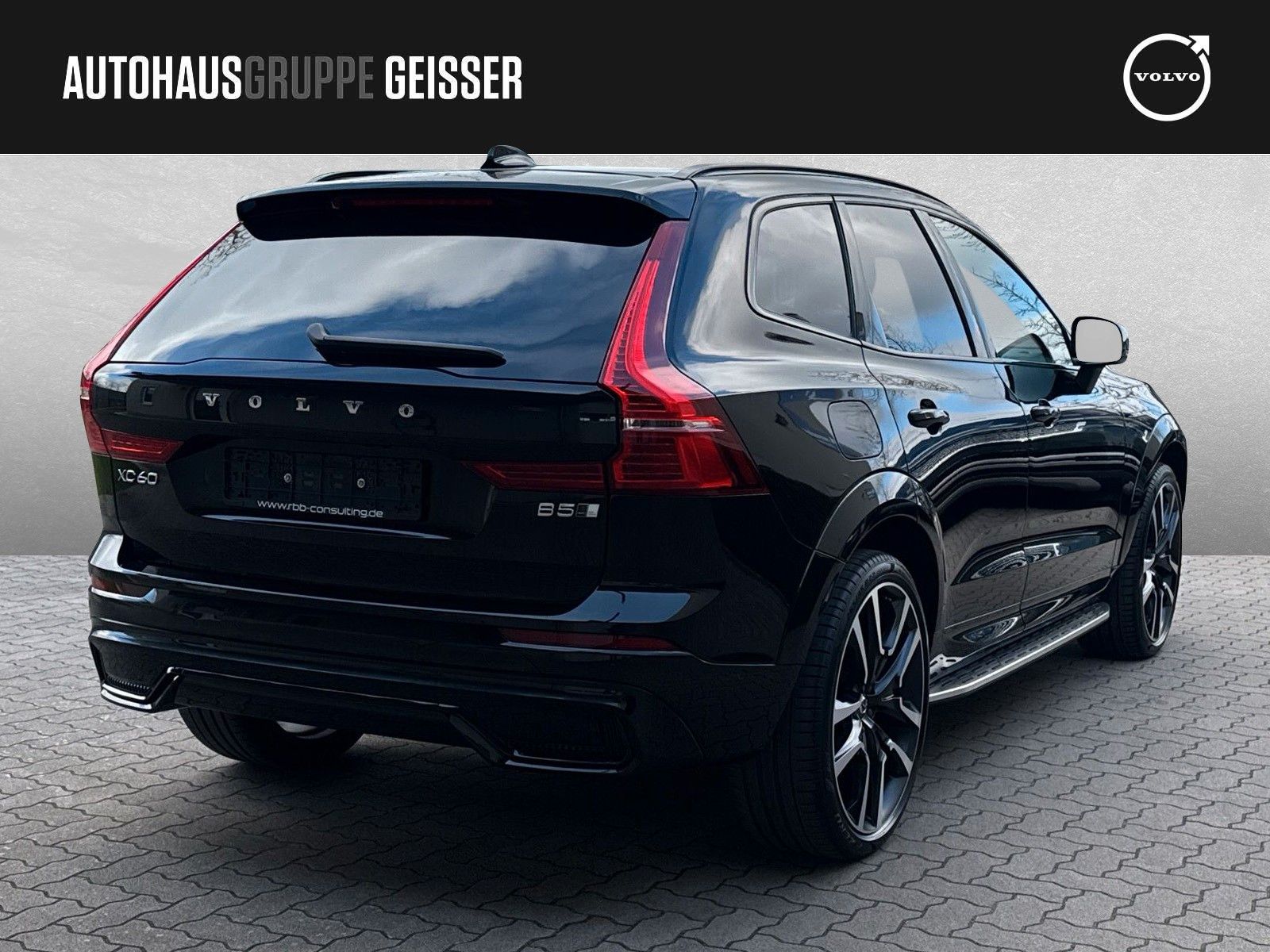Fahrzeugabbildung Volvo XC60 B5 AWD Ultimate Dark Automatik ACC BLIS SD